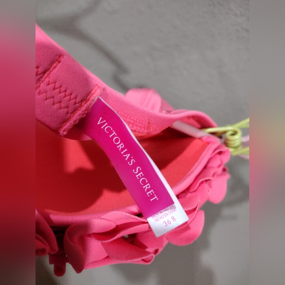 Victoria's Secret Ruffle Rosette Swim Top - Picture 5 of 5